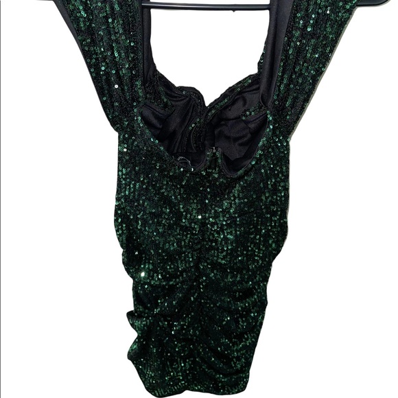 PrettyLittleThing Dress *HOST PICK* - Picture 3 of 4